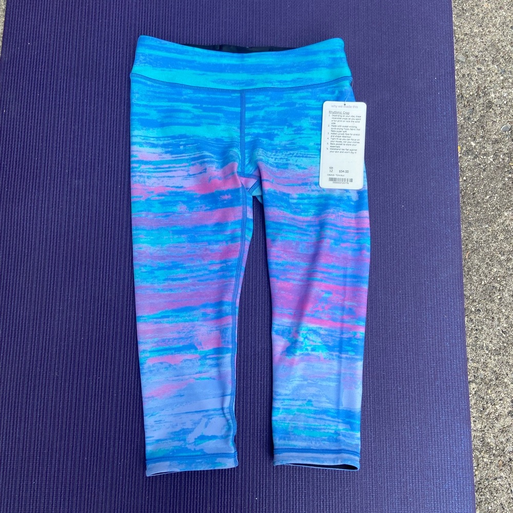 NWT Reversible Twolu Ivivva Rhythmic Crop Size 12